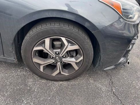 Used 2019 Kia Forte LXS FWD image 7