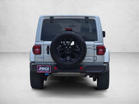 Used 2023 Jeep Wrangler Unlimited Sahara w/ Cold Weather Group AWD/4WD image 6
