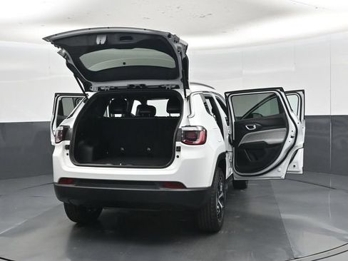Used 2024 Jeep Compass Latitude w/ Altitude Special Edition AWD/4WD image 54