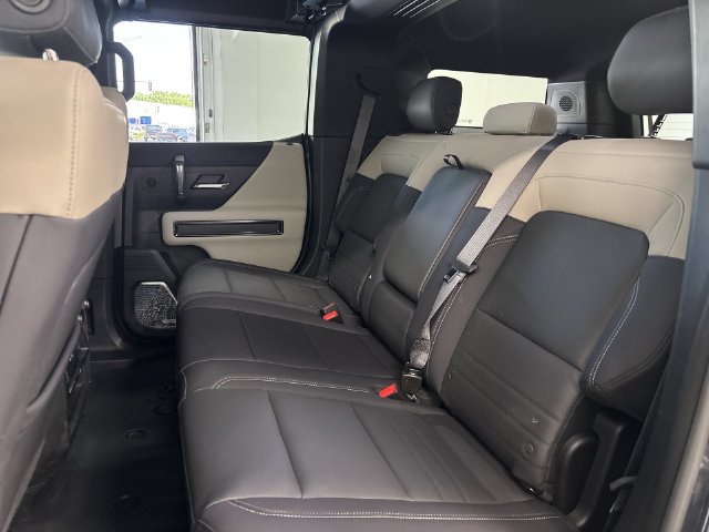 Certified 2026 GMC Hummer EV SUV AWD/4WD image 18