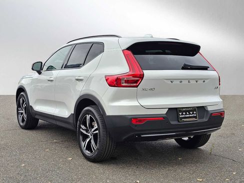 New 2026 Volvo XC40 B5 Core w/ Climate Package image 5