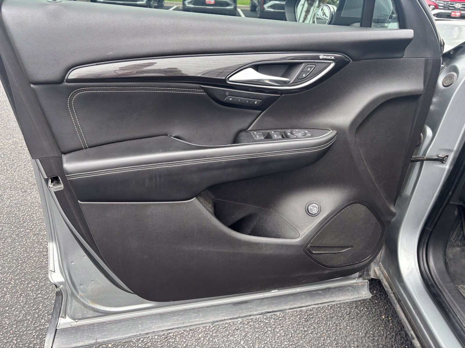Used 2023 Buick Envision Essence FWD image 9