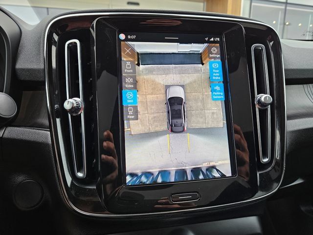 Used 2023 Volvo C40 P8 Recharge Ultimate AWD/4WD image 30