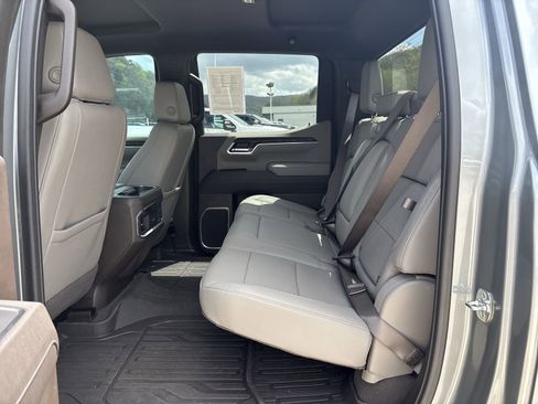 Used 2026 GMC Sierra 1500 SLT image 24