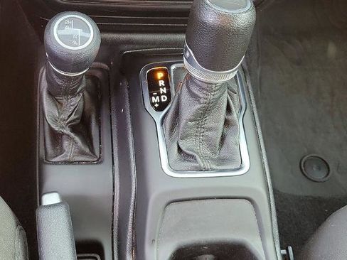 Used 2022 Jeep Gladiator Sport AWD/4WD image 31