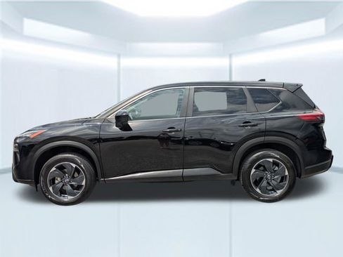 Used 2024 Nissan Rogue SV FWD image 2