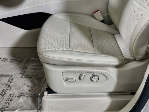 Used 2022 Cadillac Escalade Premium Luxury Platinum AWD/4WD image 20