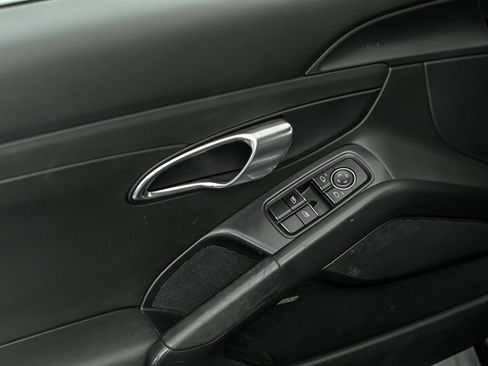 Used 2014 Porsche Boxster RWD image 17