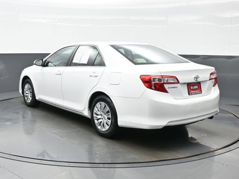 Used 2014 Toyota Camry LE FWD image 4