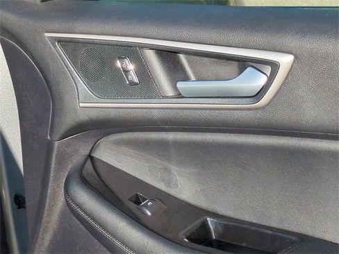 Used 2020 Ford Edge SEL w/ Convenience Package image 27