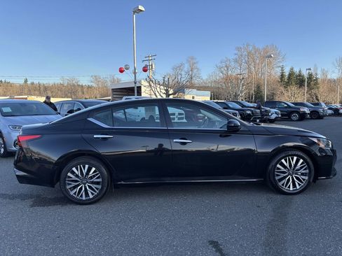 Used 2023 Nissan Altima 2.5 SV image 8