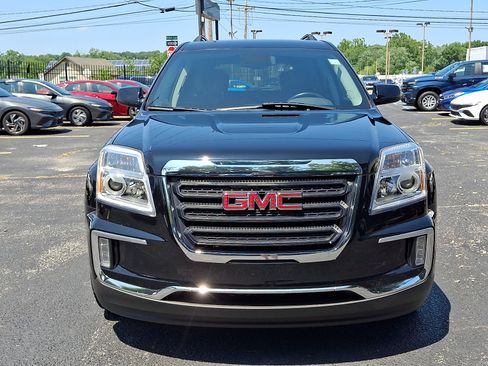 Used 2017 GMC Terrain SLE w/ Convenience Package FWD image 2