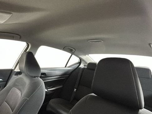 Used 2023 Nissan Altima 2.5 SV AWD/4WD image 12