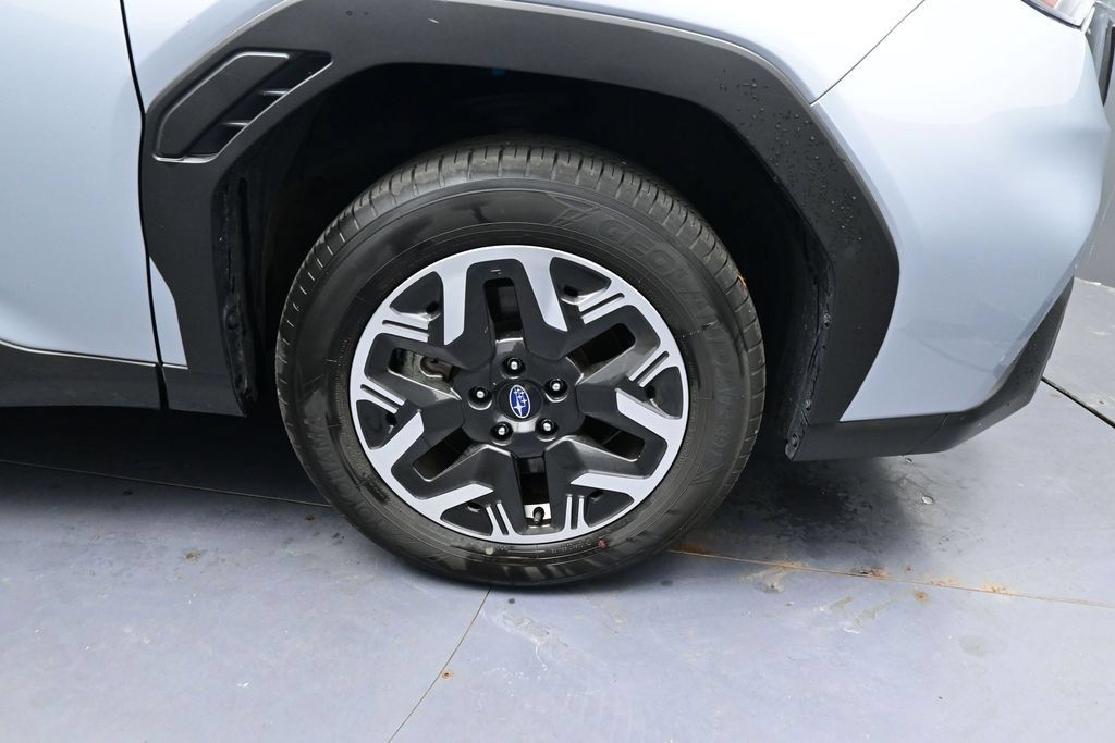 Used 2025 Subaru Forester Premium AWD/4WD image 17
