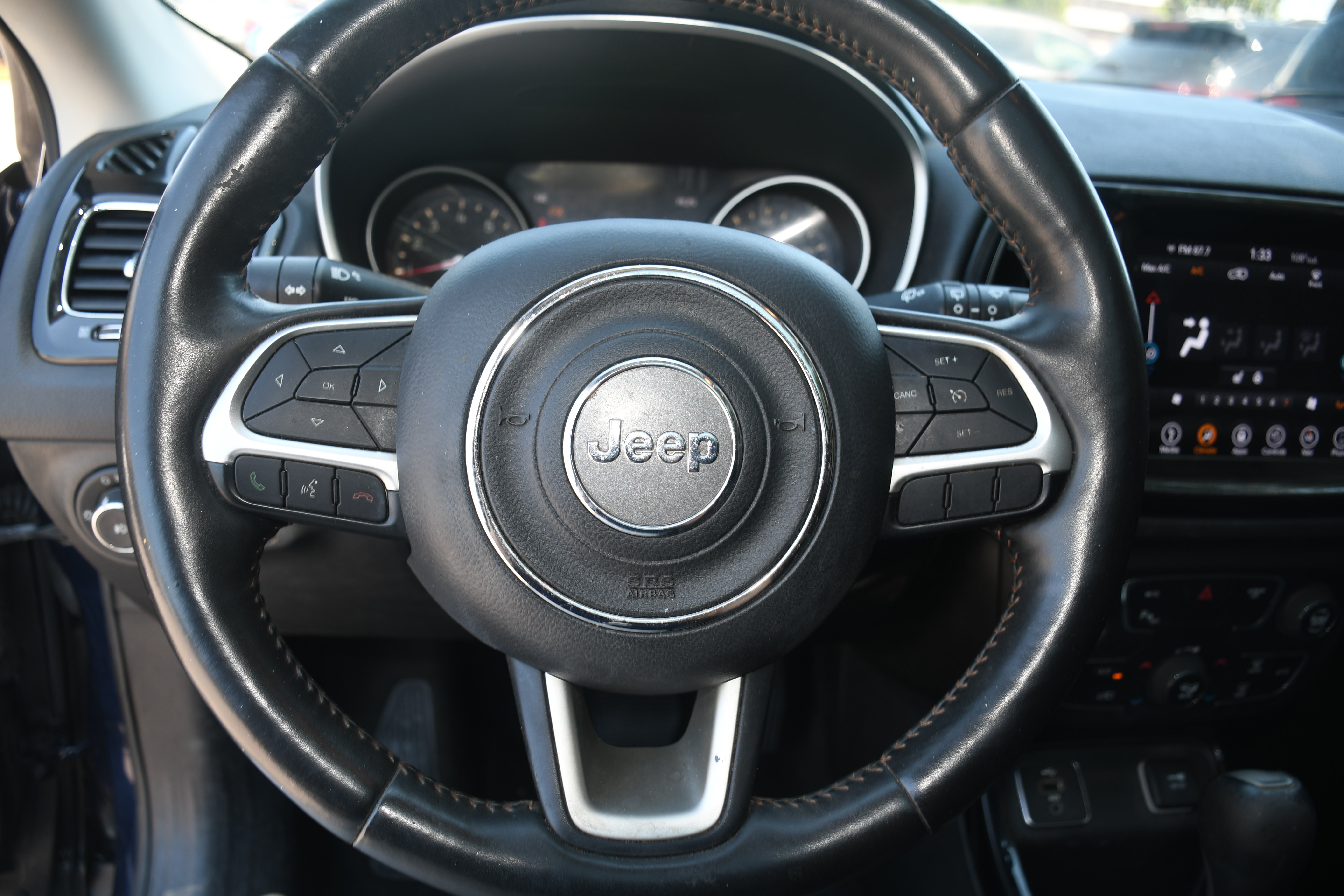 Used 2018 Jeep Compass Limited w/ Navigation Group FWD image 14
