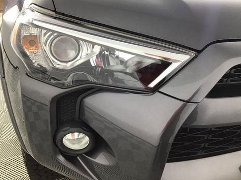 Used 2017 Toyota 4Runner SR5 Premium image 25