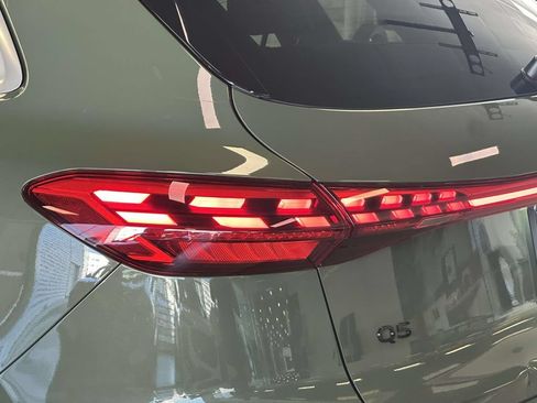 Used 2025 Audi Q5 Premium Plus w/ Premium Plus AWD/4WD image 13