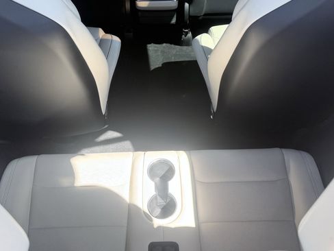 Used 2022 Tesla Model X Plaid image 15