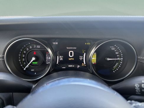 Used 2022 Jeep Wrangler Unlimited Sahara w/ Cold Weather Group AWD/4WD image 21