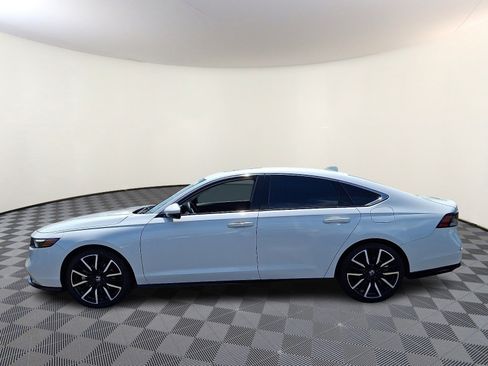 Used 2023 Honda Accord Touring image 4