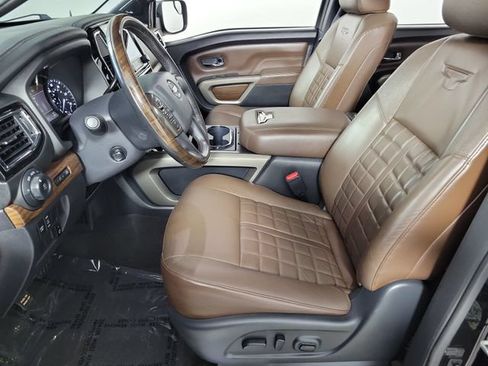 Used 2021 Nissan Titan Platinum Reserve w/ Moonroof Package AWD/4WD image 19
