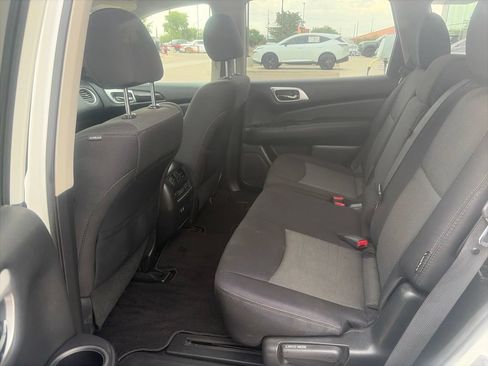 Used 2020 Nissan Pathfinder SV FWD image 23