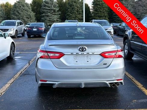 Used 2020 Toyota Camry SE w/ Convenience Package FWD image 5