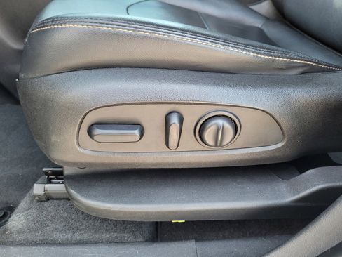 Used 2018 Chevrolet Equinox Premier AWD/4WD image 11