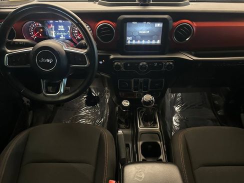 Used 2018 Jeep Wrangler Unlimited Rubicon AWD/4WD image 13