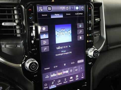 New 2026 RAM 1500 4x4 Crew Cab image 32