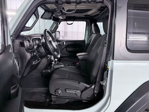 Used 2023 Jeep Wrangler Willys AWD/4WD image 14