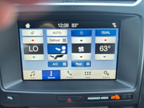 Used 2017 Ford Explorer XLT w/ Equipment Group 202A AWD/4WD image 17