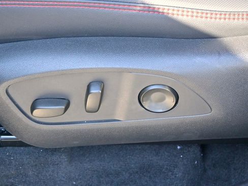 Used 2025 Chevrolet Traverse RS image 20