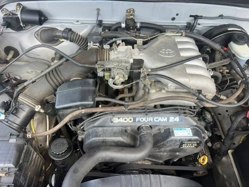 Used 2002 Toyota Tacoma PreRunner RWD image 12