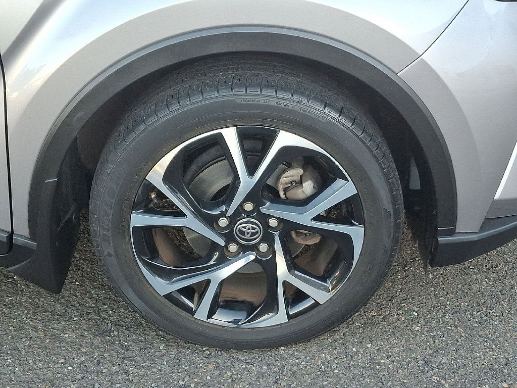 Certified 2020 Toyota C-HR XLE FWD image 34