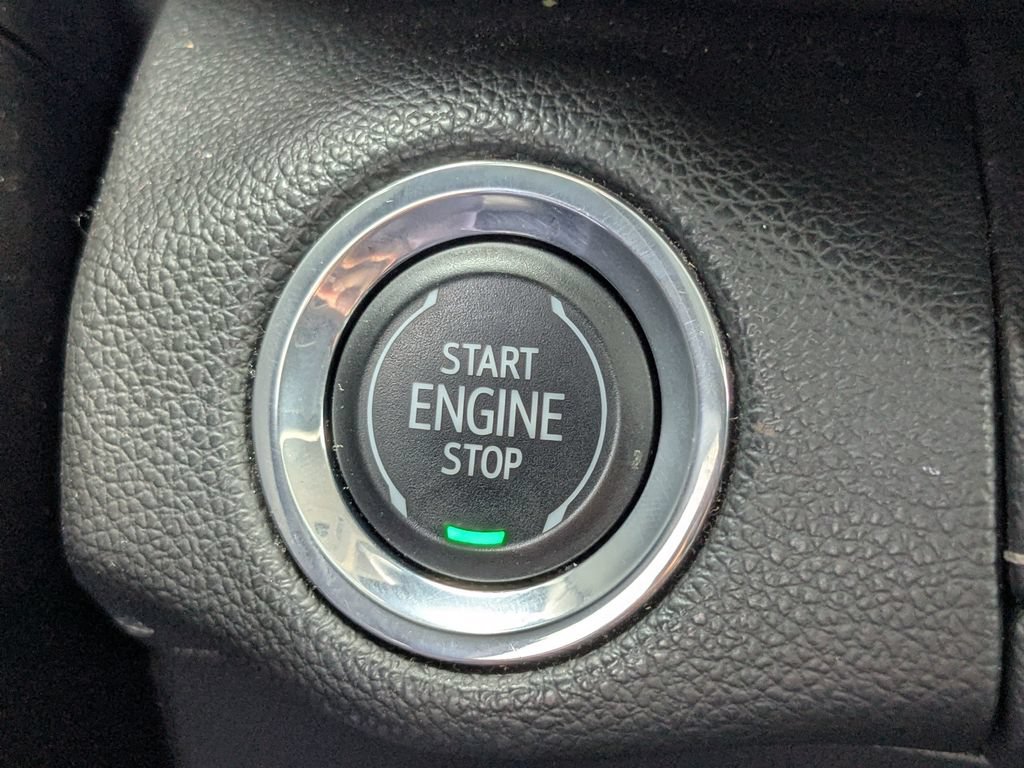 Used 2023 Buick Envision Essence w/ Sport Touring Package AWD/4WD image 28