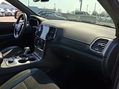 Certified 2022 Jeep Grand Cherokee Laredo X image 11