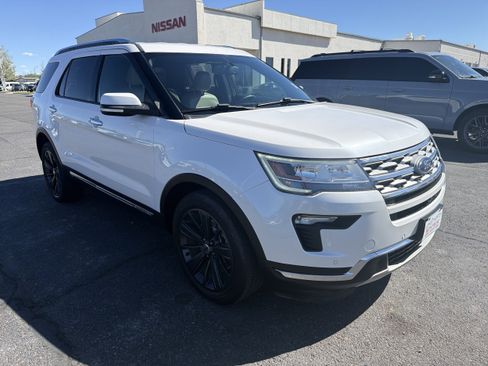 Used 2018 Ford Explorer Limited AWD/4WD image 3