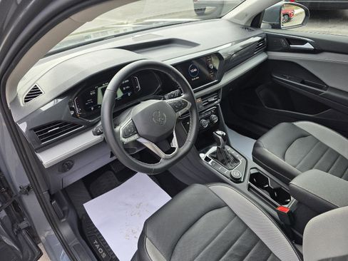 Used 2022 Volkswagen Taos SEL image 12