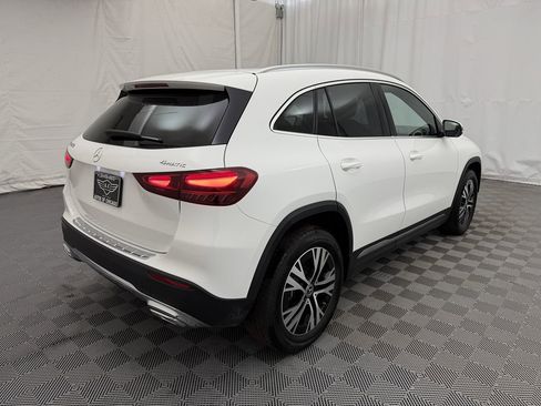 Used 2025 Mercedes-Benz GLA 250 4MATIC image 4