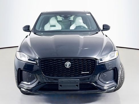 Used 2025 Jaguar F-PACE R-Dynamic S image 2