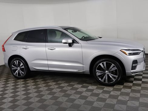 Used 2022 Volvo XC60 B6 Inscription w/ Climate Package image 19