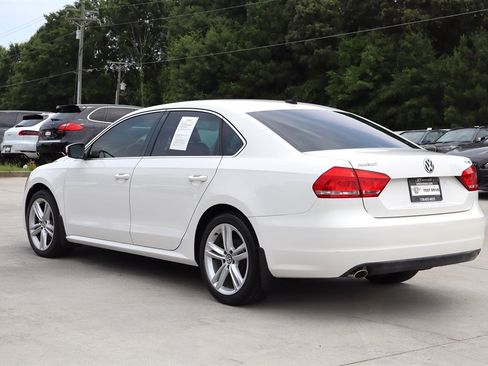 Used 2015 Volkswagen Passat TDI SE FWD image 5