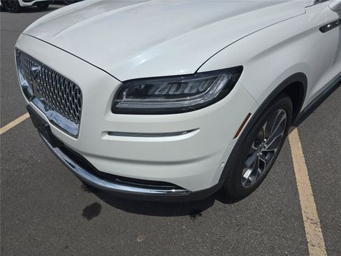 Used 2023 Lincoln Nautilus Reserve w/ Equipment Group 201A AWD/4WD image 9