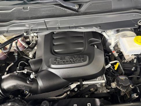 Certified 2025 RAM 2500 Big Horn AWD/4WD image 32