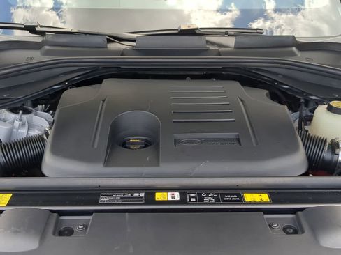 Certified 2025 Land Rover Range Rover Sport SE AWD/4WD image 15