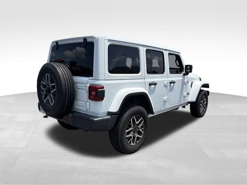 Used 2025 Jeep Wrangler Unlimited Sahara AWD/4WD image 5