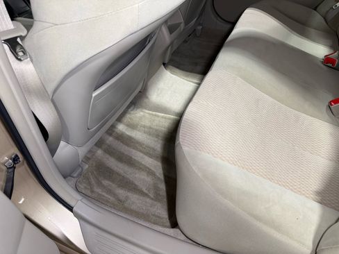 Used 2010 Toyota Camry SE image 28