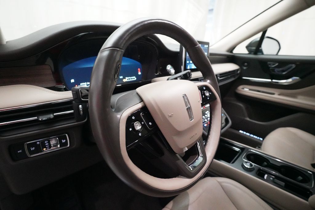 Used 2022 Lincoln Corsair Reserve w/ Equipment Group 201A AWD/4WD image 8