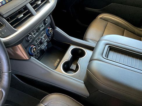 Used 2021 Chevrolet Suburban High Country image 19